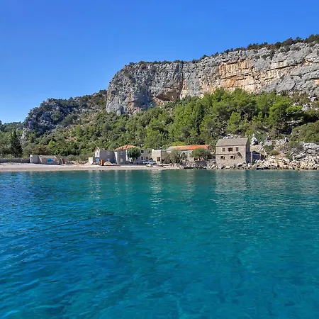 Rubin-2 By Interhome Zastražišće